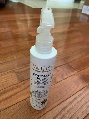 Pacifica Coconut Milk Detangle Elixir Spray - White